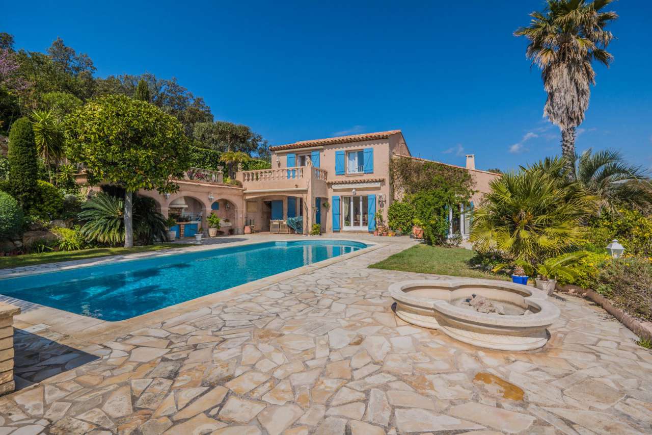 Beautiful Bright Character Luxury Spacious Stylish , 3 bedroom Villa ...